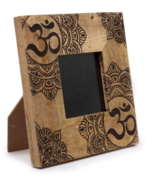 Small Mango Wood Picture Frame (for 10x15cm images) - 20x20x2cm