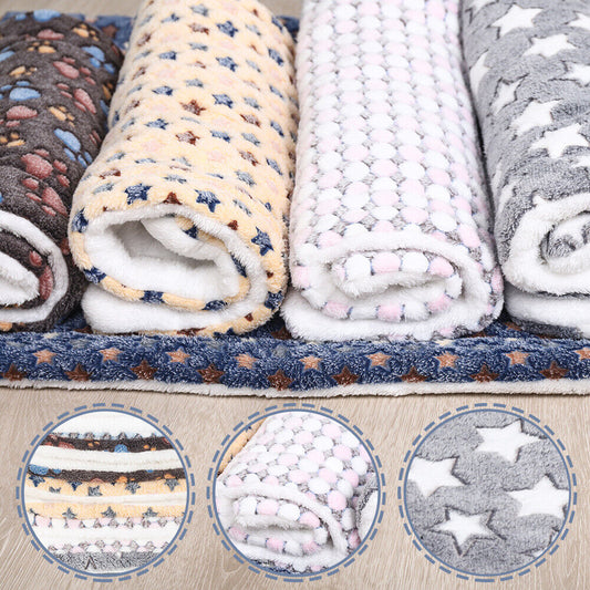 Cozy Fleece Pet Blanket Pad - Soft Thermal Bed for Cats and Dogs