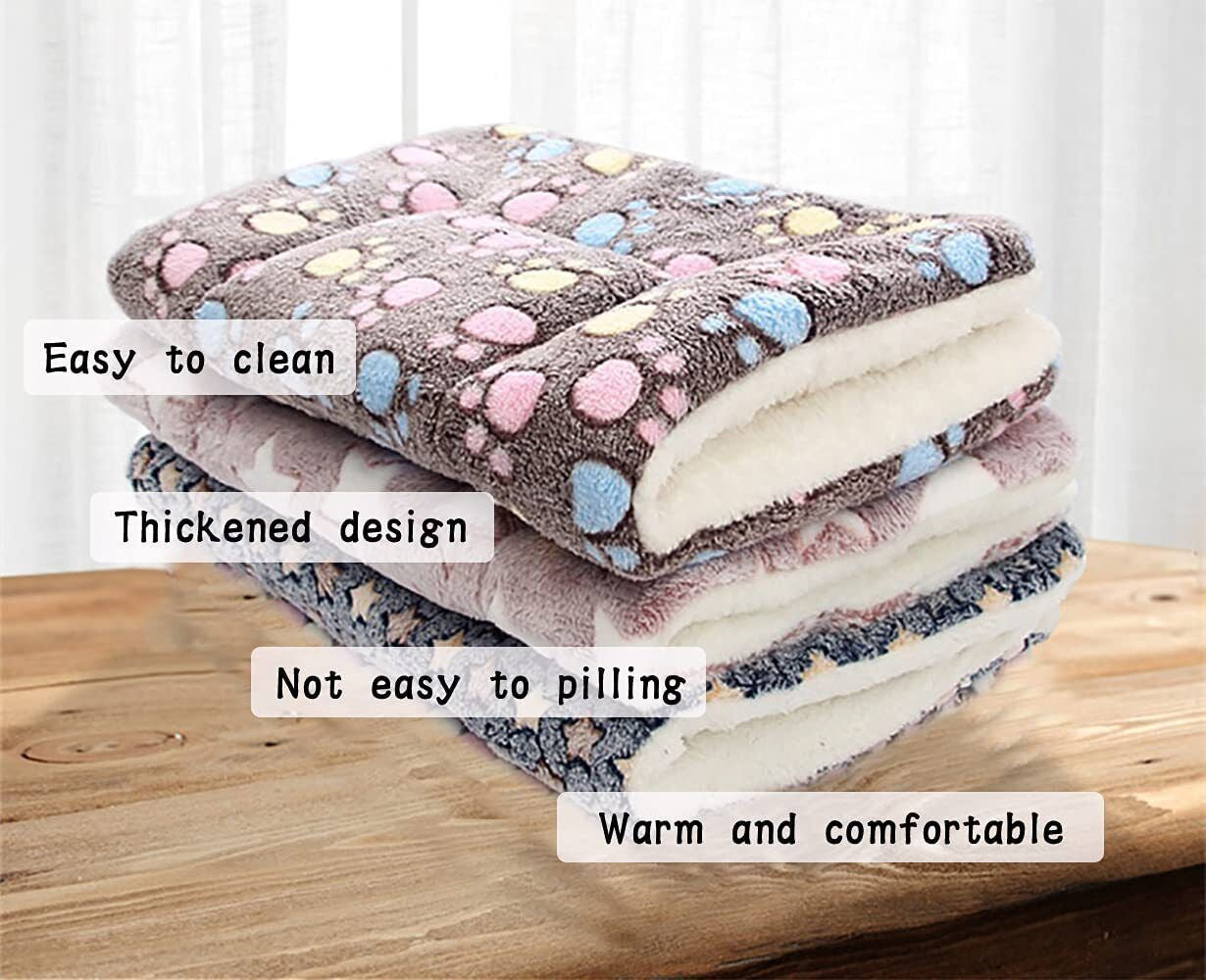 Cozy Fleece Pet Blanket Pad - Soft Thermal Bed for Cats and Dogs