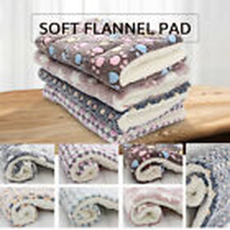 Cozy Fleece Pet Blanket Pad - Soft Thermal Bed for Cats and Dogs