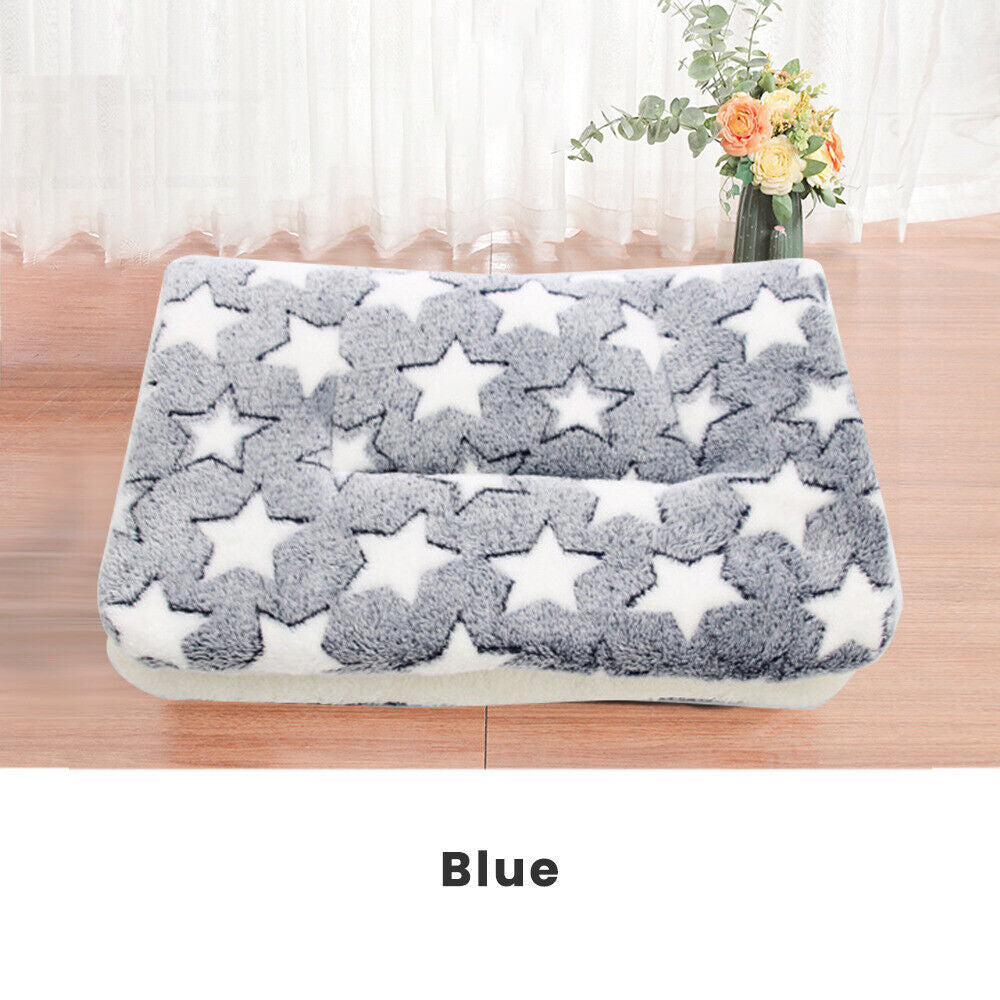 Cozy Fleece Pet Blanket Pad - Soft Thermal Bed for Cats and Dogs