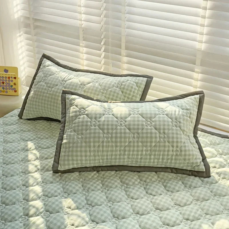 Quilted Bedspread Plaid Style Bed - Linen