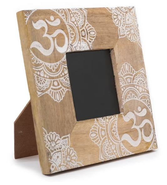 Small Mango Wood Picture Frame (for 10x15cm images) - 20x20x2cm