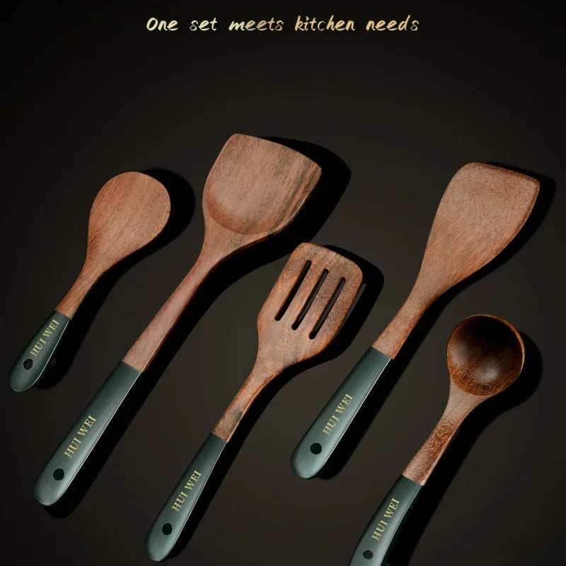 A set of wooden kitchen utensils - Safe for use with Non-stick Cookware