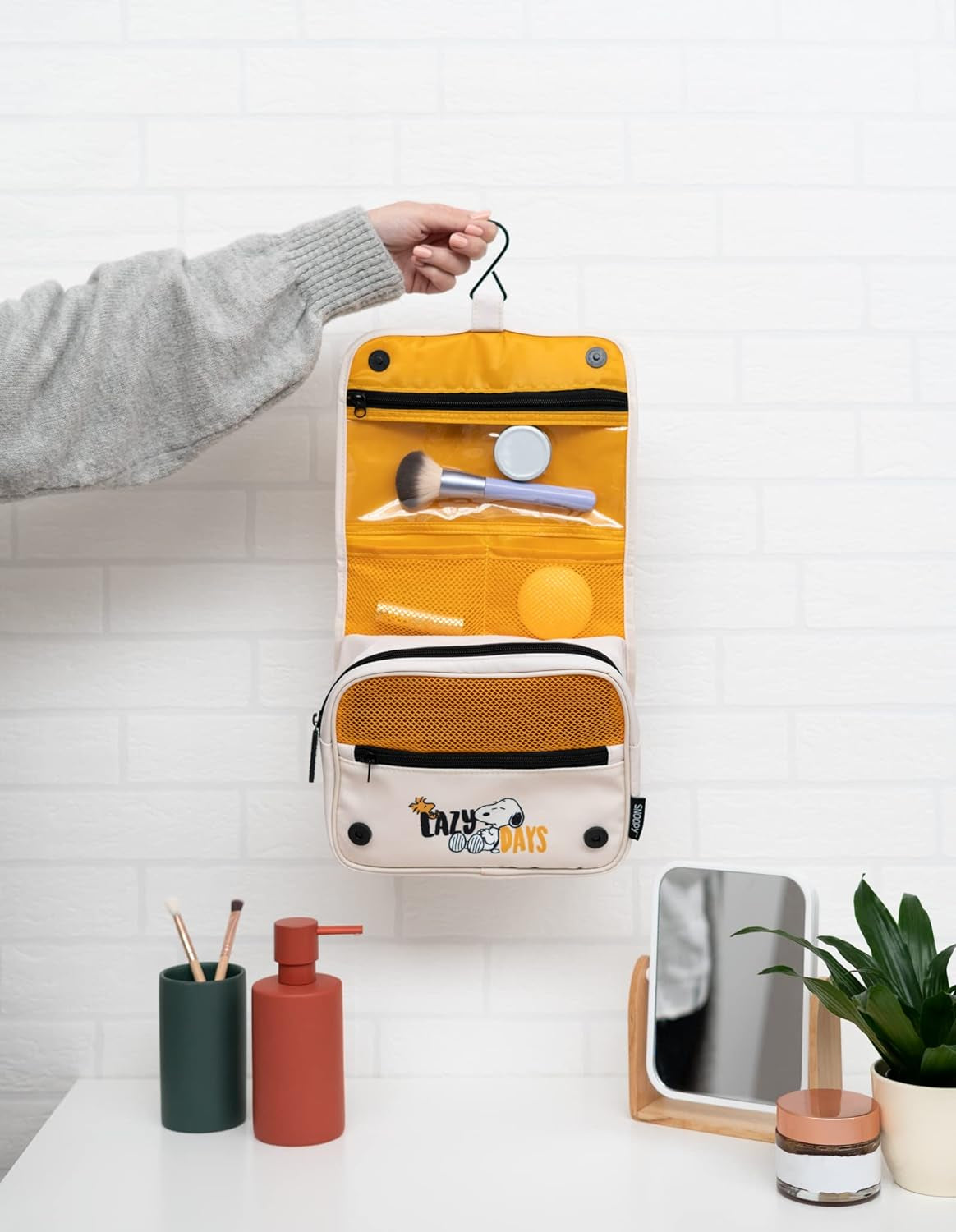 Ultimate Waterproof Hanging Toiletry Bag with Hook | Stylish Makeup Organizer | Perfect Gift for Travelers