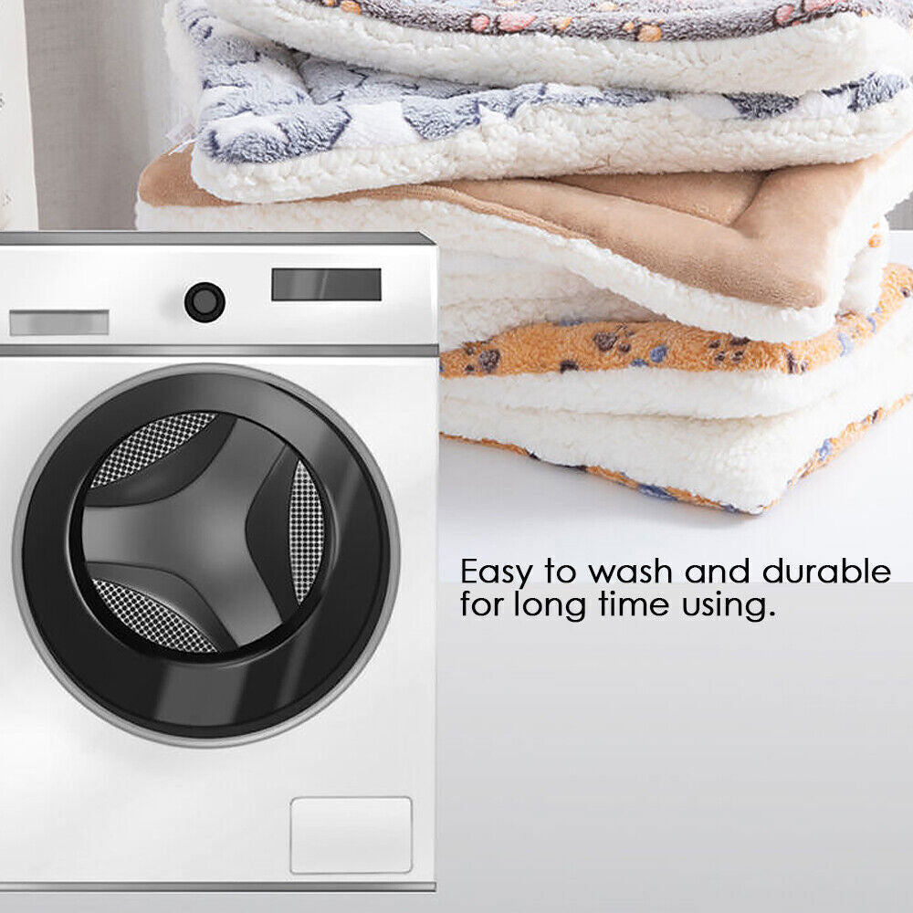 Cozy Fleece Pet Blanket Pad - Soft Thermal Bed for Cats and Dogs